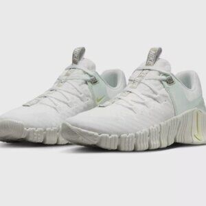 Women's Nike Free Metcon 5 Summit White Light Lemon Twist Lime FJ1548-100 sz 7.5